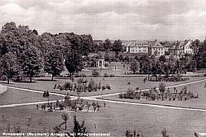 Arnswalde/Nm -- Anlage mit Denkmal