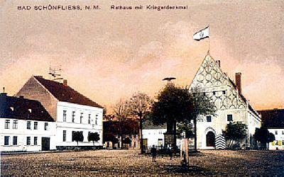 Bad Sch&ouml;nflie&szlig; -- Markt mit Rathaus
