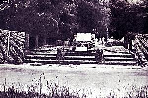 Grab und Gedenkst&auml;tte in Deetz