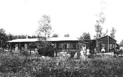 Woldenberg -- Baracken-Lager hinterm Gehege