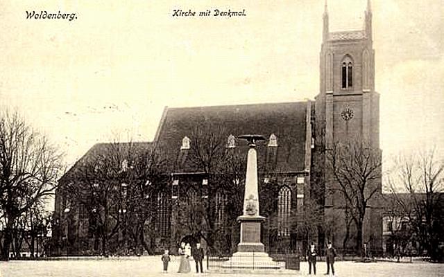 Woldenberg -- Kirche und Denkmal um 1905