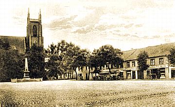 Woldenberg -- Markt + Kirche