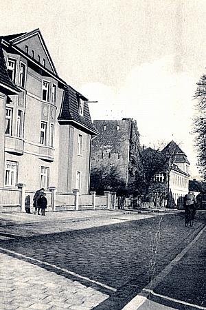 Woldenberg -- Milferstaedtstra&szlig;e mit Storchnest