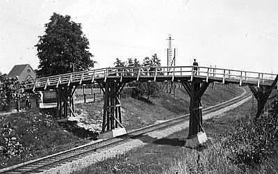 Woldenberg -- Steg &uuml;ber die Eisenbahnr